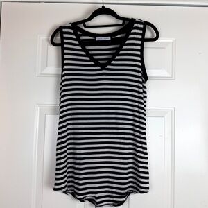 Chris & carol black white stripe v-neck tank top size medium